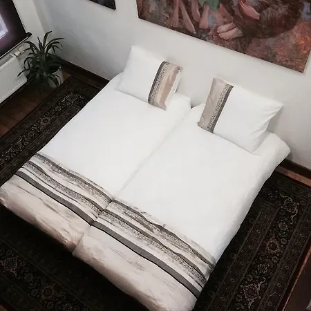 度假居 角落艺术之家度假屋 *
